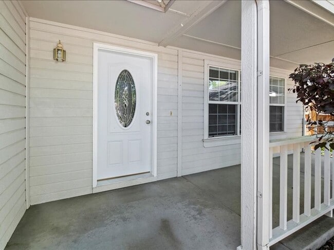 Building Photo - June Rent Free!!  Move Today!  Four Bedroom, Three Bath Home with Beautiful Backyard, Two Car Gar...