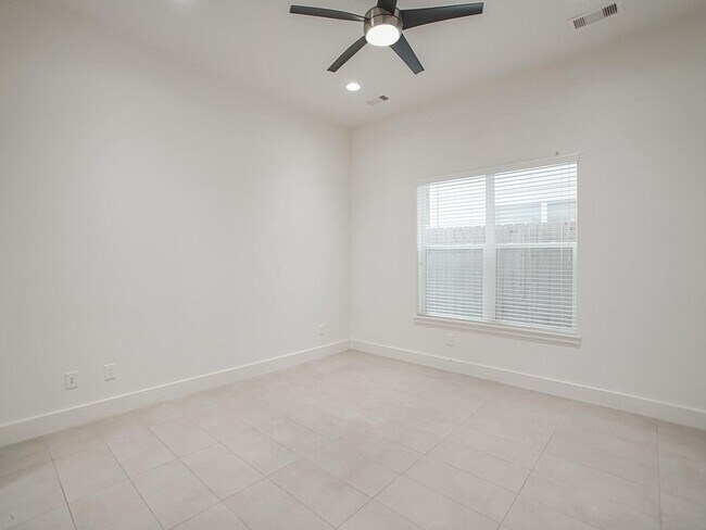 Foto del edificio - 2004 Rosedale St