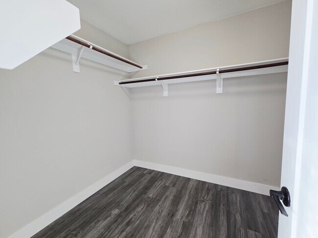 Foto del edificio - NORTHWEST GEM! SPACIOUS HOME WITH VAULTED ...