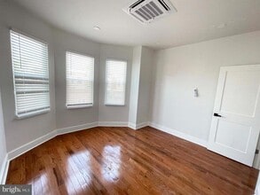 Building Photo - 309 S 60th St