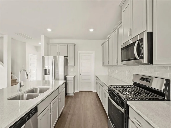 Building Photo - 105 Oval Ct