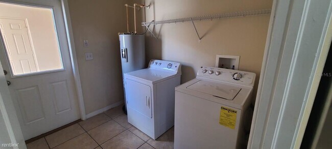 Building Photo - 3 br, 2.5 bath Townhome - 5657 New Indepen...