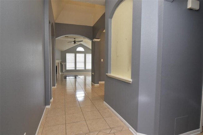 Building Photo - 16307 Scotch Hollow Ln