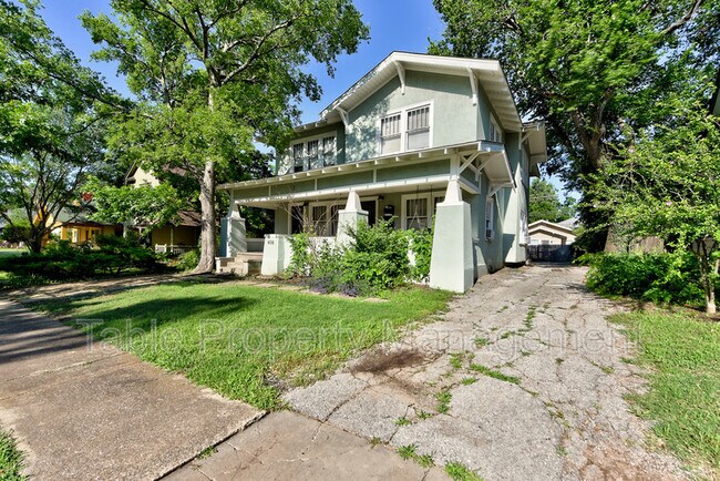 Foto del edificio - 408 Chautauqua Ave
