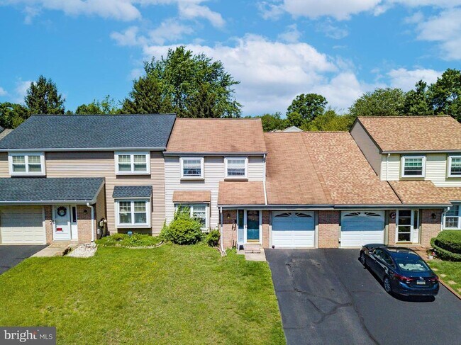 Foto del edificio - 4 Beaver Hill Rd