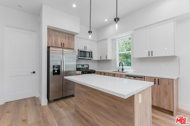 Foto del edificio - 1821 Ashmore Pl