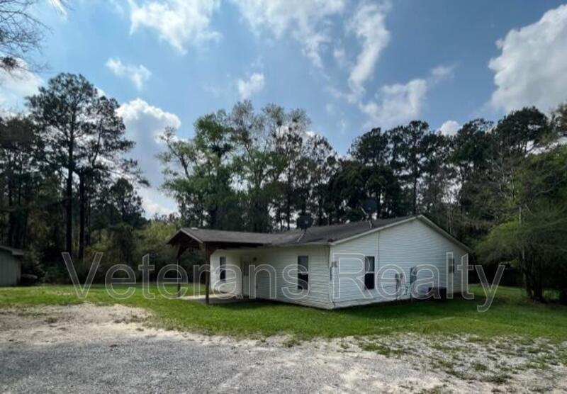 Foto principal - 18035 W 3rd St