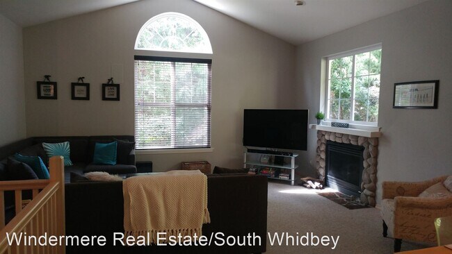 Foto del edificio - 3 br, 2 bath House - 1025 Cedar Circle