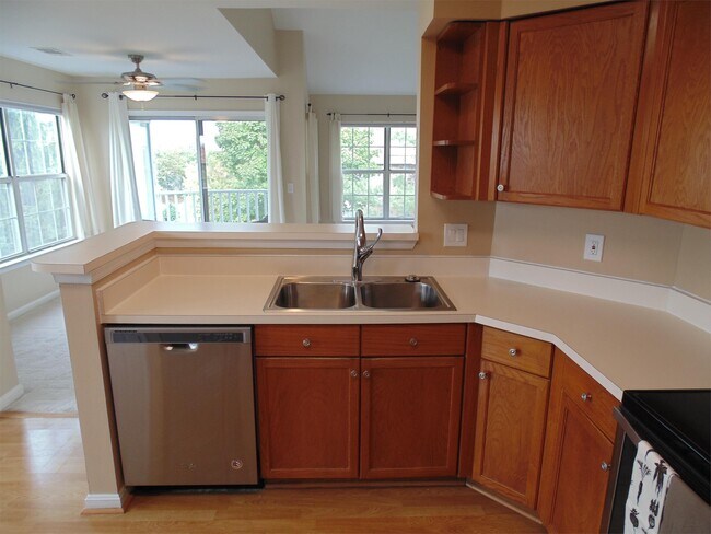Building Photo - 5628 Willoughby Newton Dr