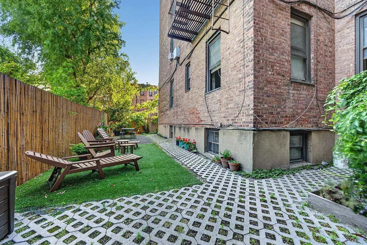 Building Photo - 960 Sterling Pl