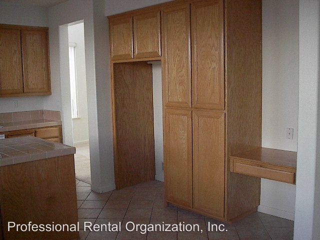 Building Photo - 1526 Mathias Pl