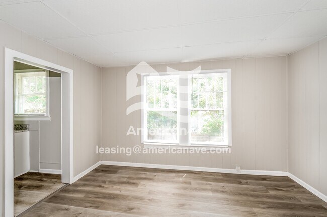 Building Photo - 508 9th Ave