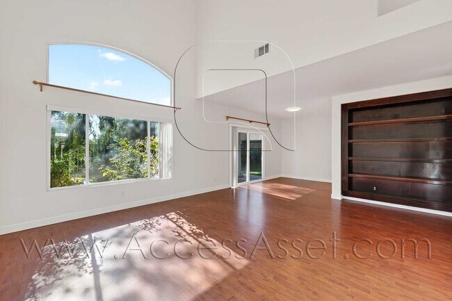 Building Photo - Stunning 3-bedroom, 2.5-Bath Home In Murrieta!