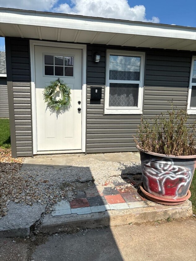 Foto principal - Newly Renovated 1 Bed 1 Bath