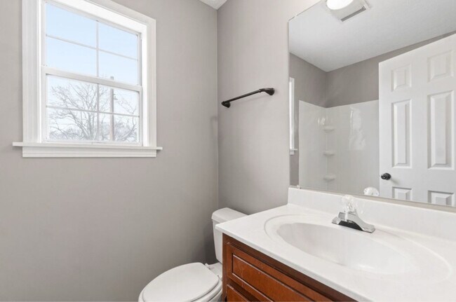 Foto del edificio - 106 Darnell Pl