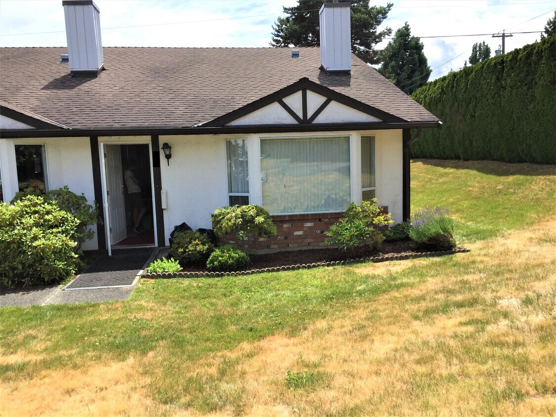 Primary Photo - 120 Finholm St N