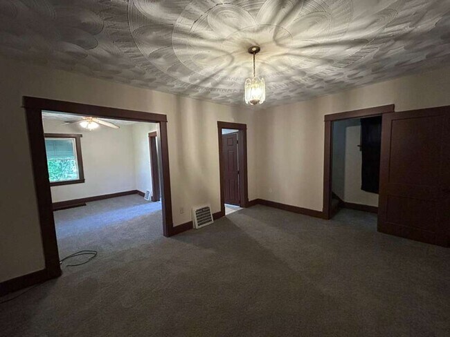 Foto del edificio - 377 Talbot Ave