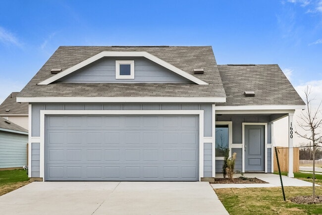 Building Photo - 1600 Limpkin Dr