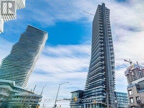 Building Photo - 448 Burnhamthorpe Rd W