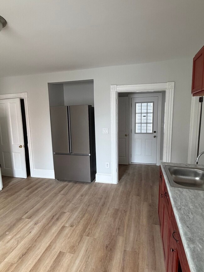 Foto del edificio - 531 W John St