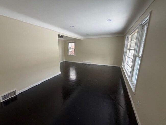 Foto del edificio - Charming 3 bedroom house for lease in Nice area