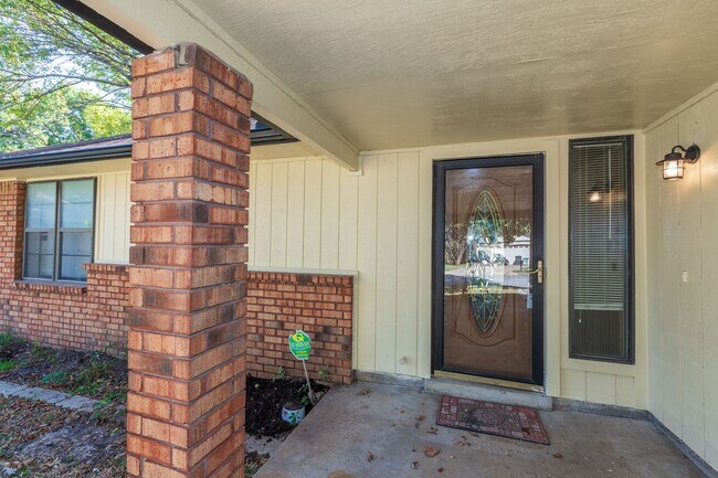 Foto del edificio - Spacious 4 Bedroom 3 Bath Home in Tulsa