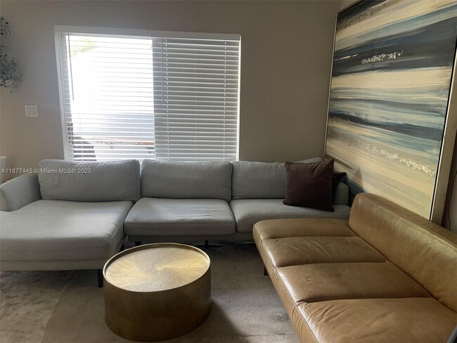 Building Photo - 798 Crandon Blvd