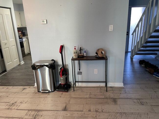 Foto del edificio - 5035 Clairmont Ct