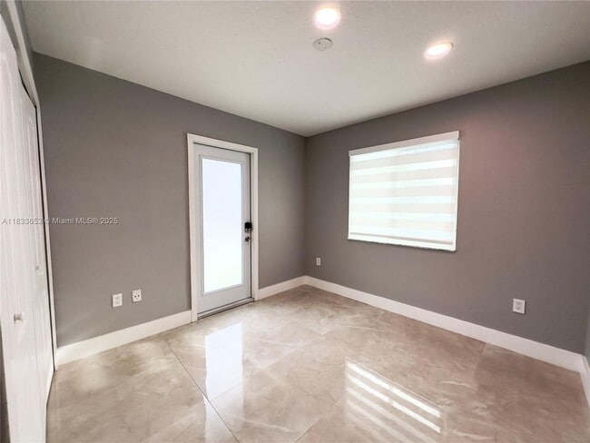 Building Photo - 14211 SW 147th Ct