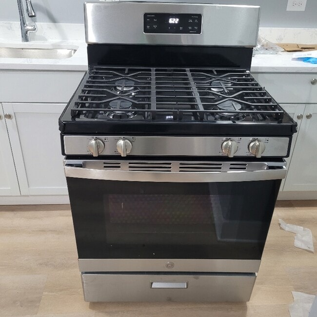 Building Photo - 6842 S Merrill Ave