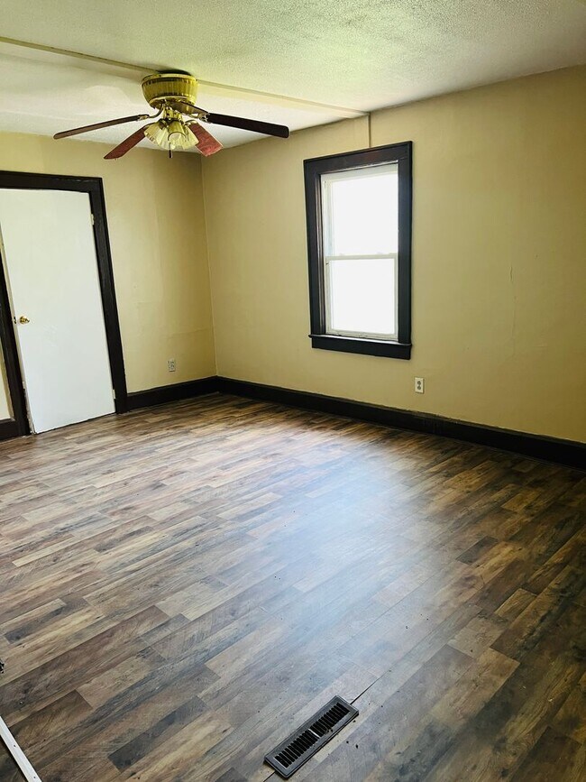 Foto del edificio - 2 bedroom house available now