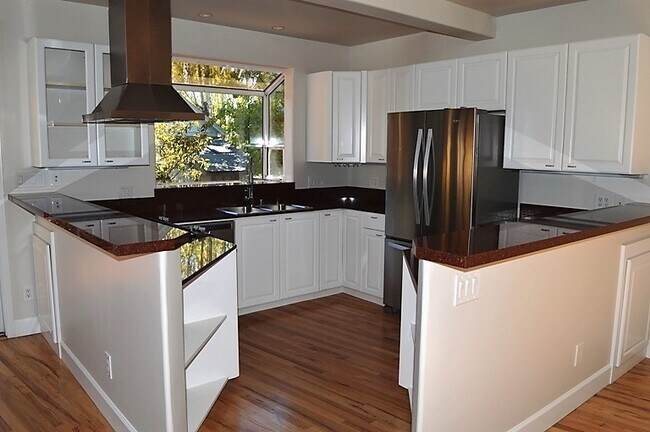 Building Photo - 74 Corte Madera Ave