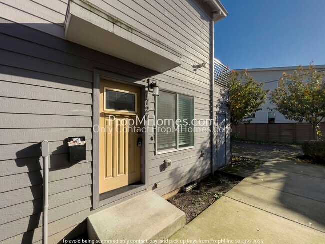 Photo - Enchanting 2-Bedroom Gem in SE Portland - End Unit! Apartment