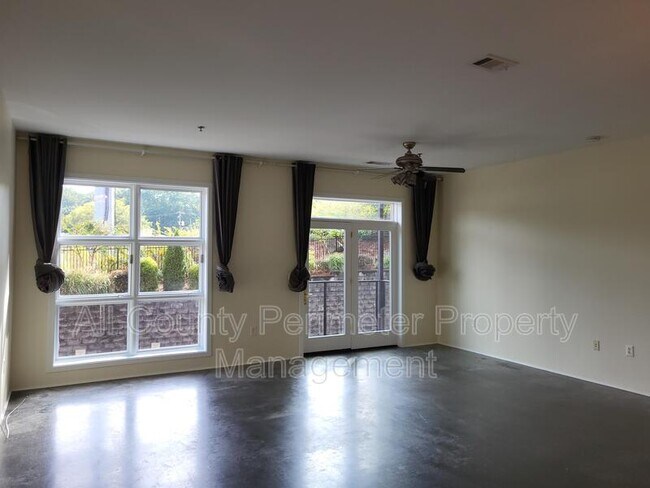 Photo - 560 Dutch Valley Rd NE Apartment