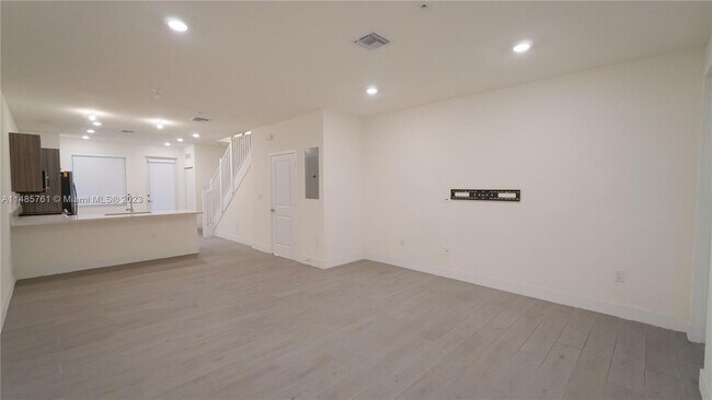 Building Photo - 10270 NW 66th St