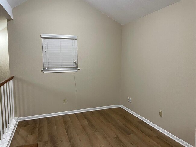 Foto del edificio - 3100 Walnut Bend Ln