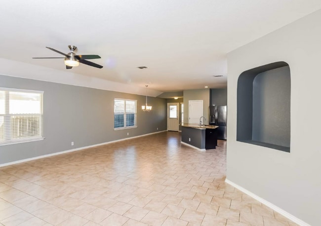 Foto del edificio - 7132 Ranch Hill Dr