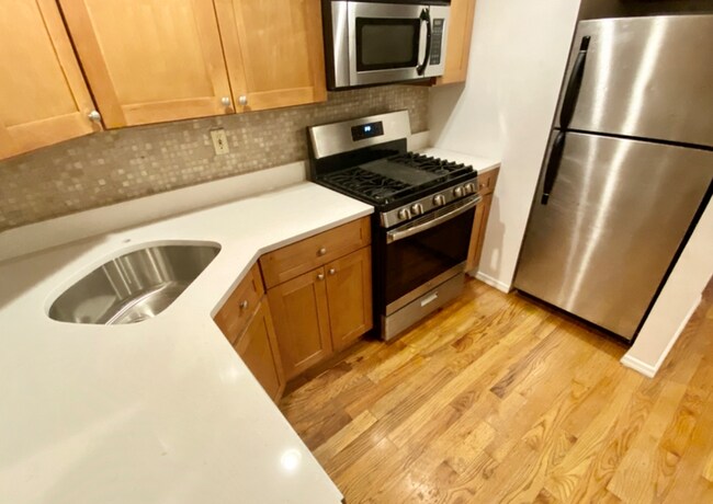 Kitchen - 211 22nd St