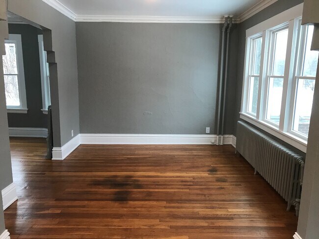 Foto del edificio - Recently remodeled 4 bedroom house in St P...