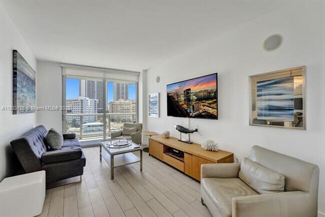 Building Photo - 2600 E Hallandale Beach Blvd