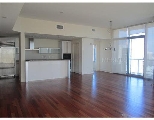 Foto del edificio - LUXURY 2 Bedroom / 2.5 Bathroom Downtown H...