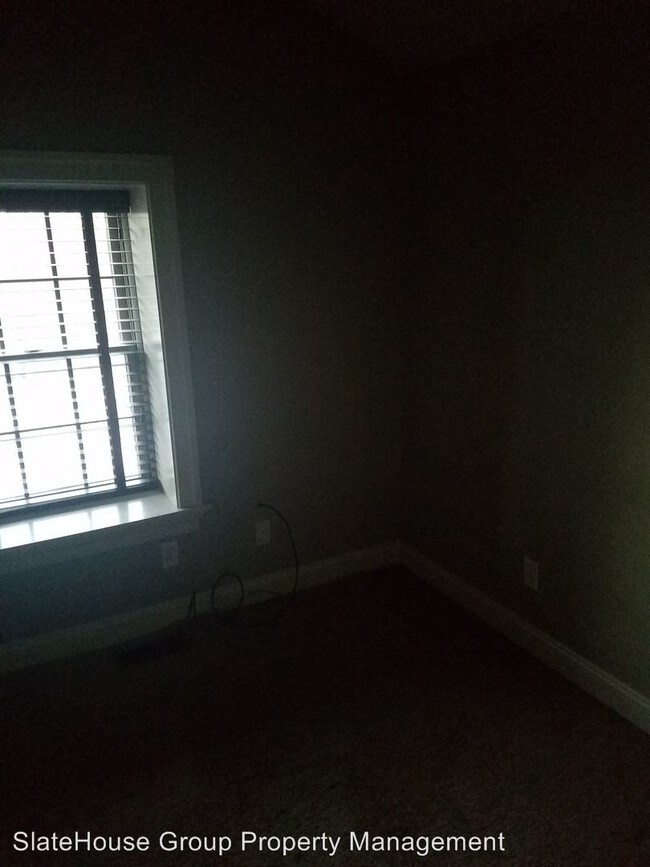 Foto del edificio - 915 Buck Run Rd