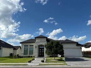 Building Photo - 8 St Honore Dr