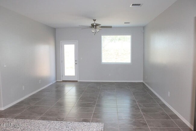 Foto del edificio - 4789 Cpt Isaac Camacho Pl