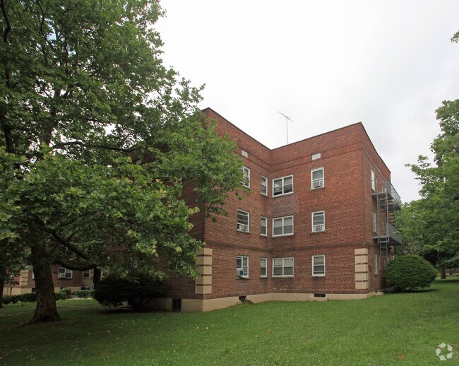 Primary Photo - Bayside Manor
