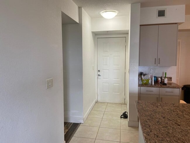 Building Photo - 1830 Radius Dr