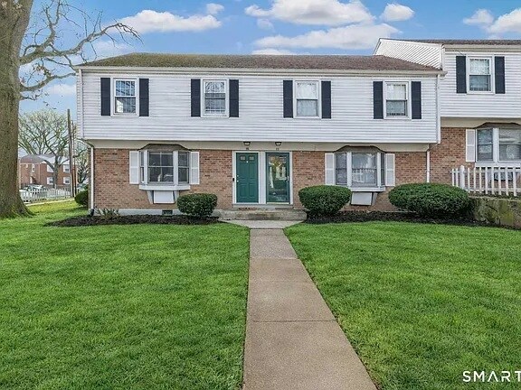 Foto del edificio - 249 Sunnyridge Ave