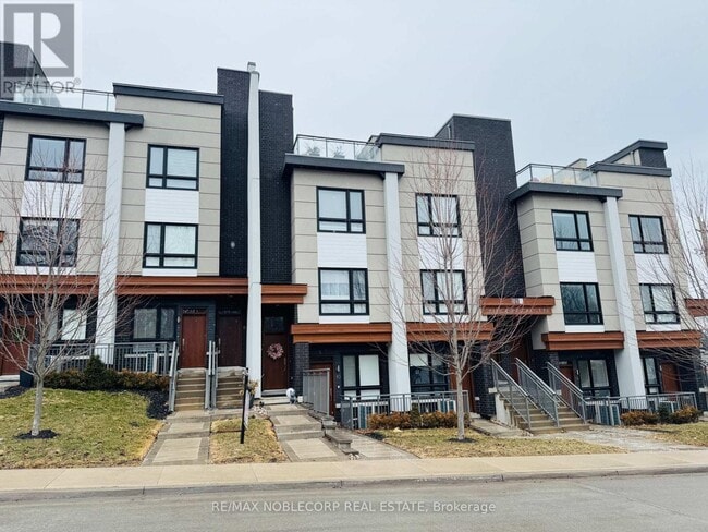 Building Photo - 39 Robinson St N