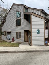 Building Photo - 3900 Aspen Dr