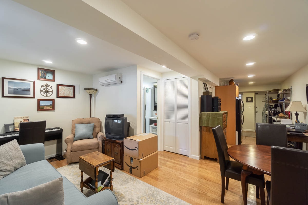 Primary Photo - 1112 4th St NE